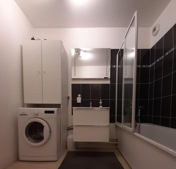 Joli Appartement Avec Jardin Et 2 Parkings Prives Argenteuil Exterior foto